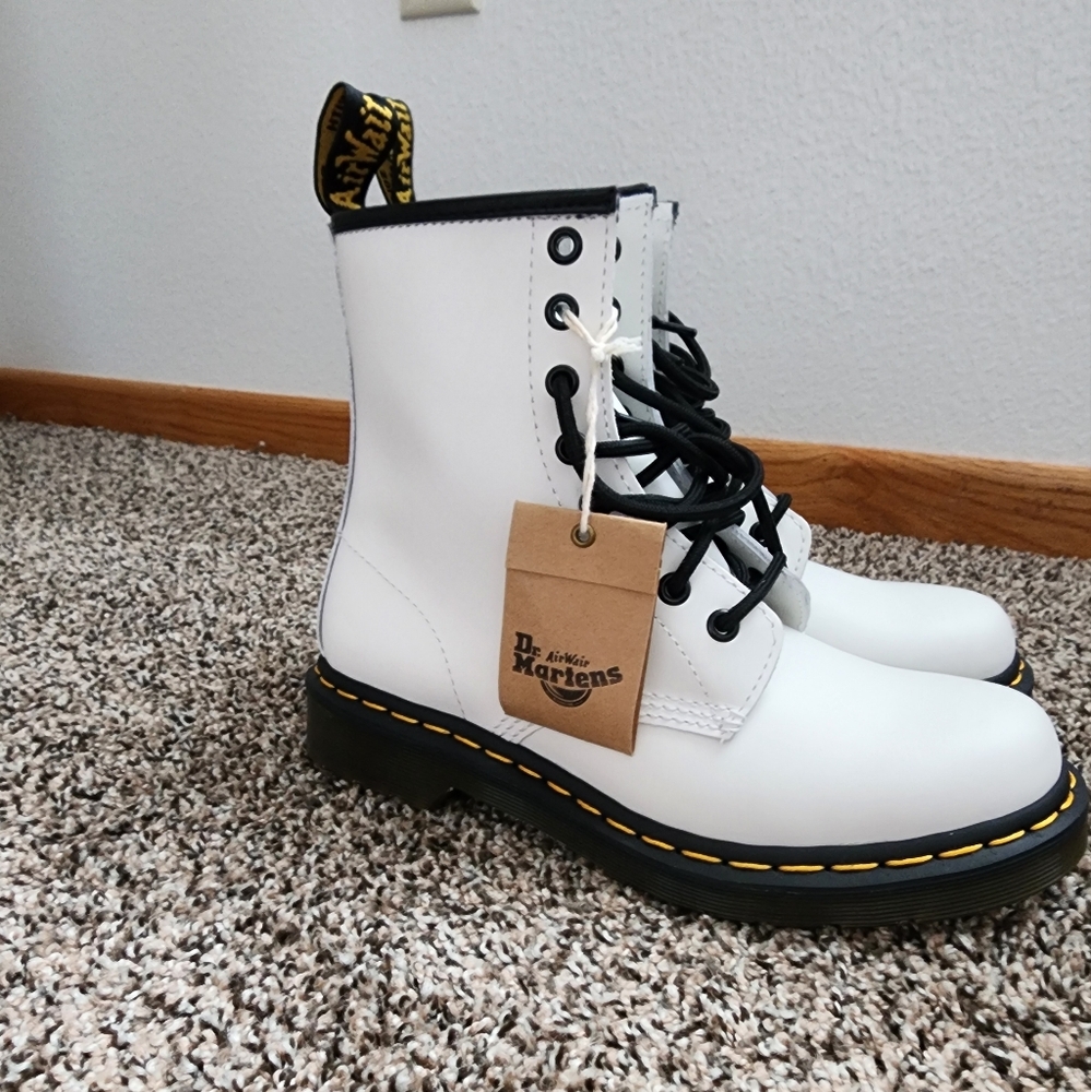 Dr. MARTENS